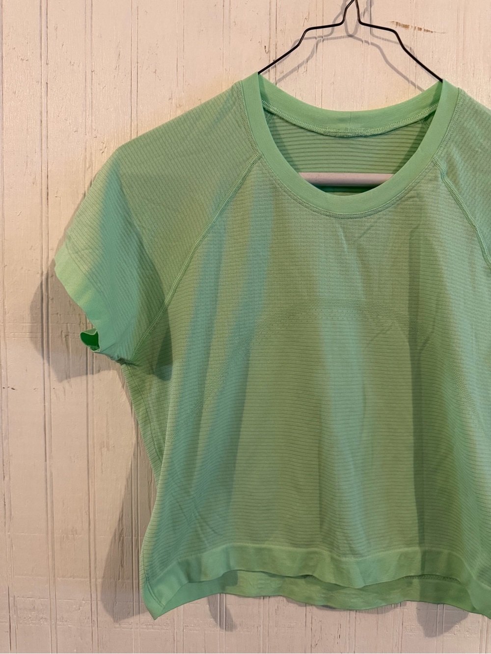 lululemon Swiftly Tech Cropped Short-Sleeve Shirt 2.0 - Picture 4 of 5